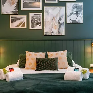 modern-art-deco-style-studio-in-the-heart-of-bruges.bruges-hotels.info/